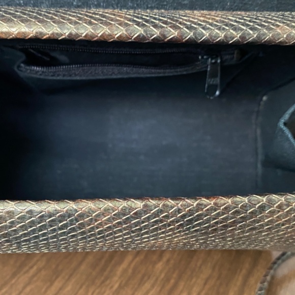 Iridescent Olive Faux Snakeskin Bag - Picture 6 of 8